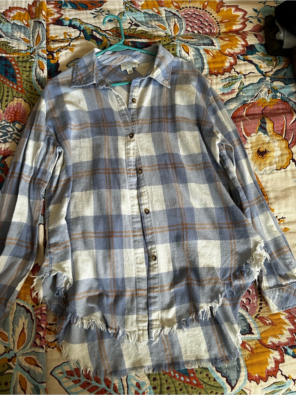 Distressed Plaid Button-Up Shirt - Light Blue & White